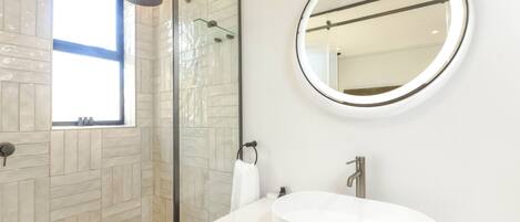 Apartment, 2 Bedrooms | Bathroom