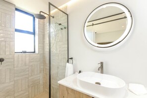 Appartement, 2 chambres | Salle de bain