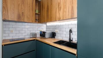 Fridge, microwave, stovetop, electric kettle