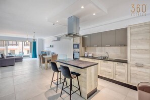 Fridge, microwave, oven, stovetop - Spacious 3BR in Qawra w/ Balconies & Coastal Vibe (St. Paul`s Bay)