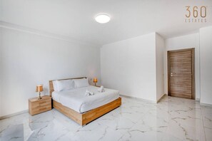 2 bedrooms, desk, iron/ironing board, travel cot - A 2BR designer seafront home w/Wifi, AC and Beach (St. Paul`s Bay)