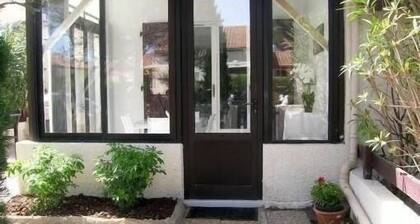 Villa St Cyprien Plage, close to the sea, well equipped, swimming pool. Ideal for families!