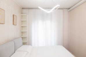 Room - Spacious and cosy two-room flat in the Bicocca area (Milano)