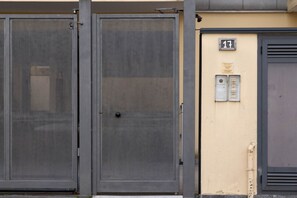 Exterior detail - Spacious and cosy two-room flat in the Bicocca area (Milano)