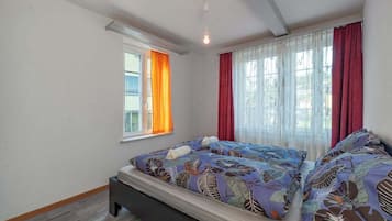 3 bedrooms, iron/ironing board, travel cot, WiFi