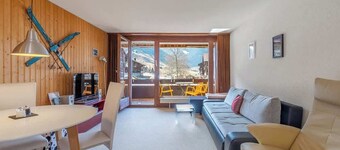 Balcony Apartment | Tennis & Playground + View