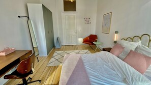 Deluxe Double Room, City View | Desk, free WiFi, bed sheets - STACEY Downtown (Hamburg)