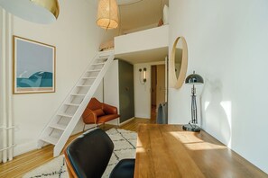 Premium Single Room, City View