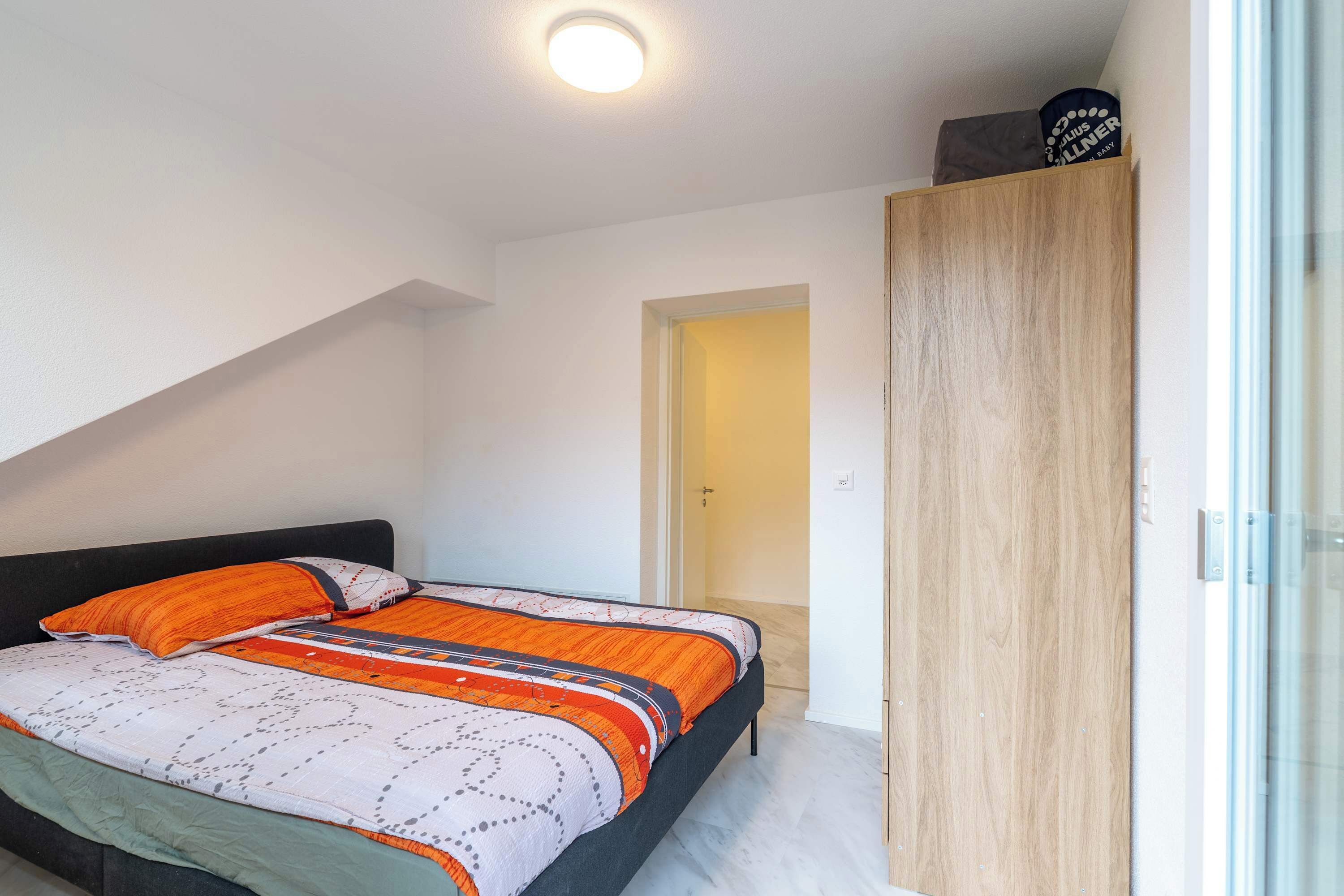 1 chambre, fer et planche à repasser, lit parapluie, Wi-Fi