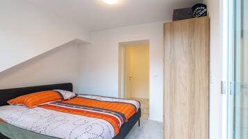 1 chambre, fer et planche Ă repasser, lit parapluie, Wi-Fi