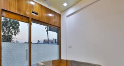 Hotel Krishna Palace