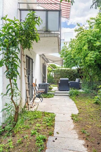 Sunny Garden Access in Zürich