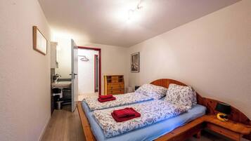 2 Schlafzimmer, Bügeleisen/Bügelbrett, Reisekinderbett, WLAN