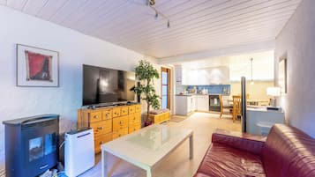 Televisión, chimenea