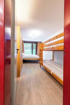 2 Schlafzimmer, Bügeleisen/Bügelbrett, Reisekinderbett, WLAN