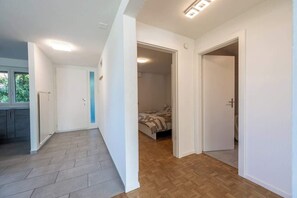 Interior - Bright and Big Lake Thun Apartment | Walk to Lake (Thun)