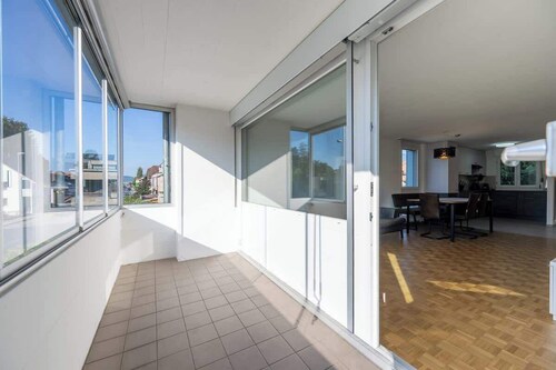 Bright Lake Thun Apartment|Walk to Lake + Parking