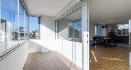 Bright Lake Thun Apartment|Walk to Lake + Parking