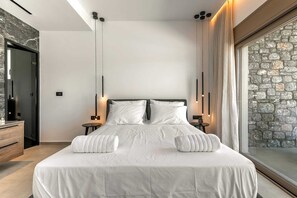 3 bedrooms, iron/ironing board, free WiFi, bed sheets - Welcome to Ruby Paradise, a luxurious villa nestled in thearea of Sgourou. (Sgourou)