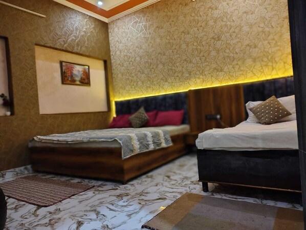 ห้องแฟมิลี่, เครื่องปรับอากาศ | โต๊ะทำงาน, พื้นที่ทำงานแบบใช้แล็ปท็อป, Wi-Fi ฟรี