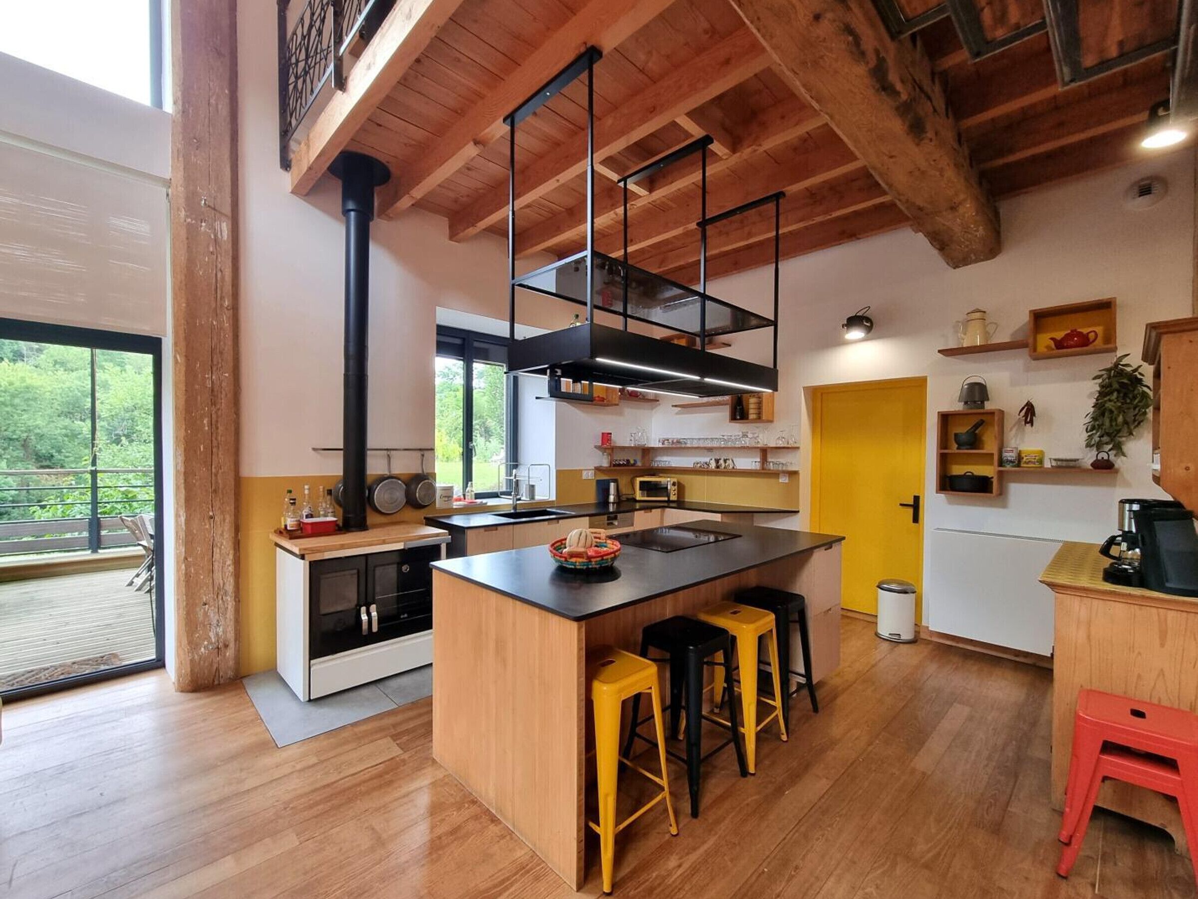 Fridge, microwave, dishwasher