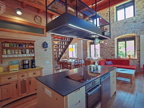 Gîte charmant avec terrasse, billard, et animaux acceptés