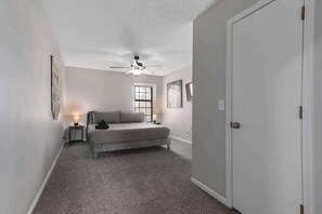 3 bedrooms, desk, iron/ironing board, travel cot