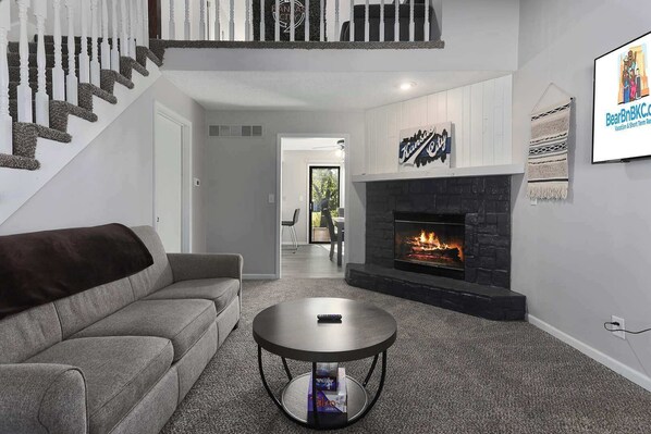 Een televisie en een kantoor