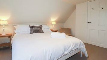 2 bedrooms, individually decorated, individually furnished, free WiFi