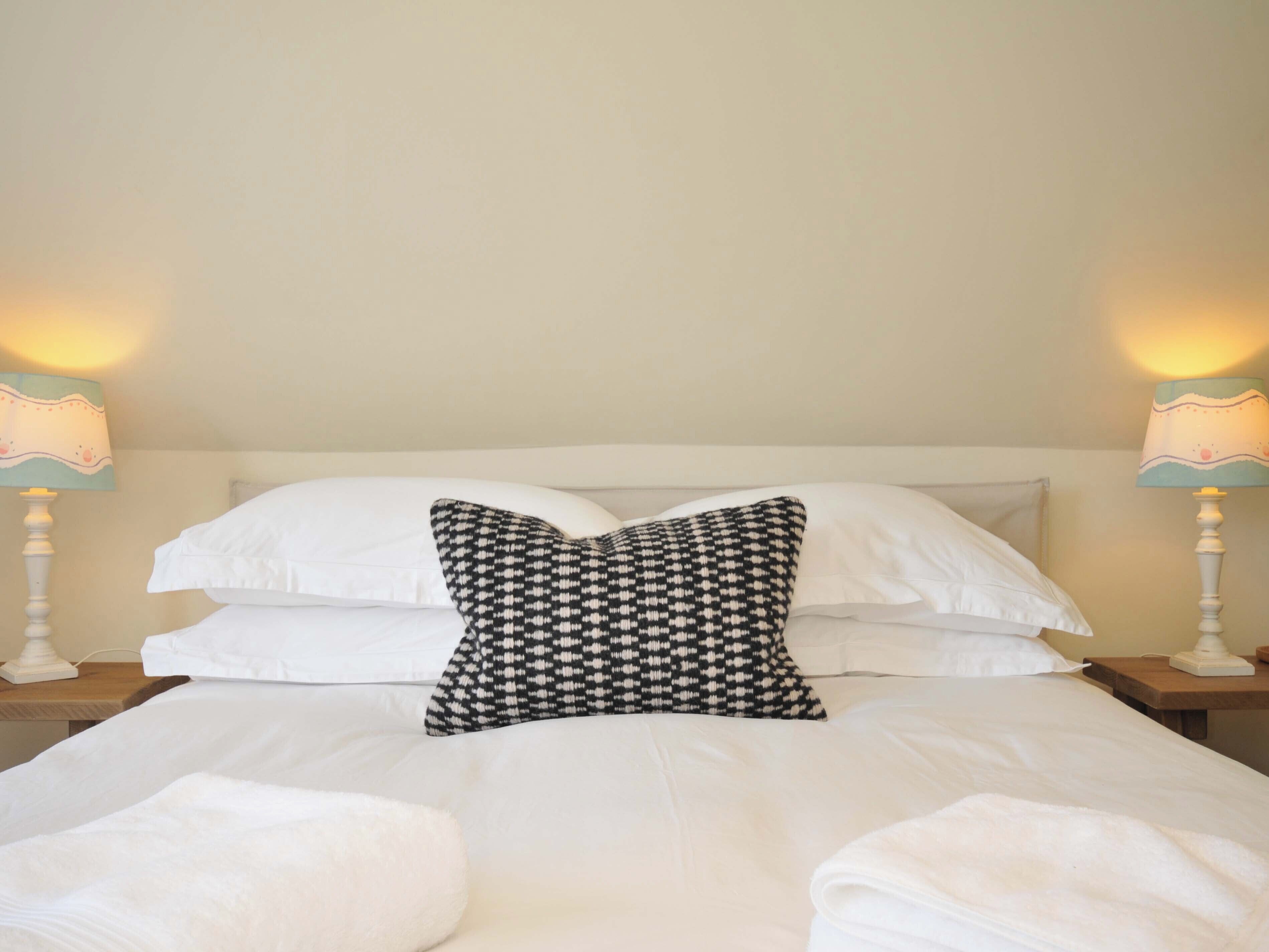 Cottage | 2 bedrooms, individually decorated, individually furnished, free WiFi