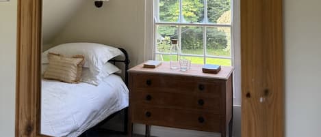 Mökki | 2 makuuhuonetta, yksilöllisesti sisustettu, yksilöllisesti kalustettu