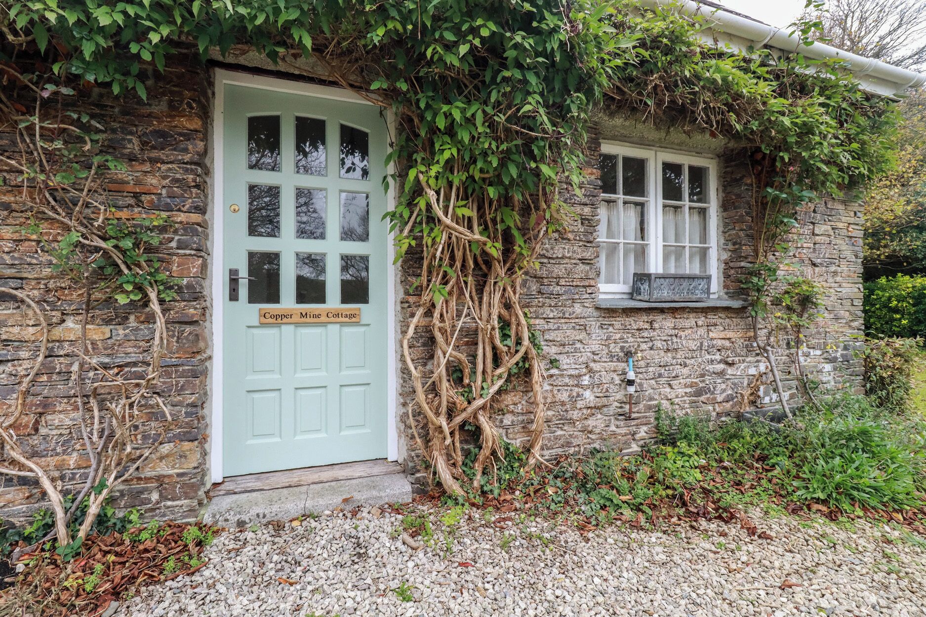 تفاصيل الفندق من الخارج