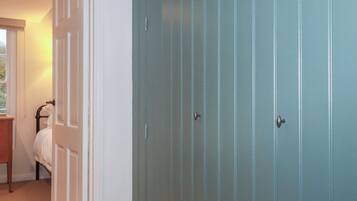 2 bedrooms, individually decorated, individually furnished, free WiFi