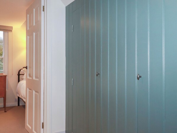 2 عدّة غرف نوم وبديكورات فريدة لكل غرفة وطراز فريد لكل وحدة