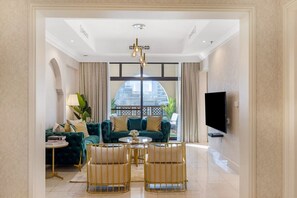 Living area - Durrani Homes - Heaven on Earth collection 4BR panorama Burj Khalifa views (Dubai)