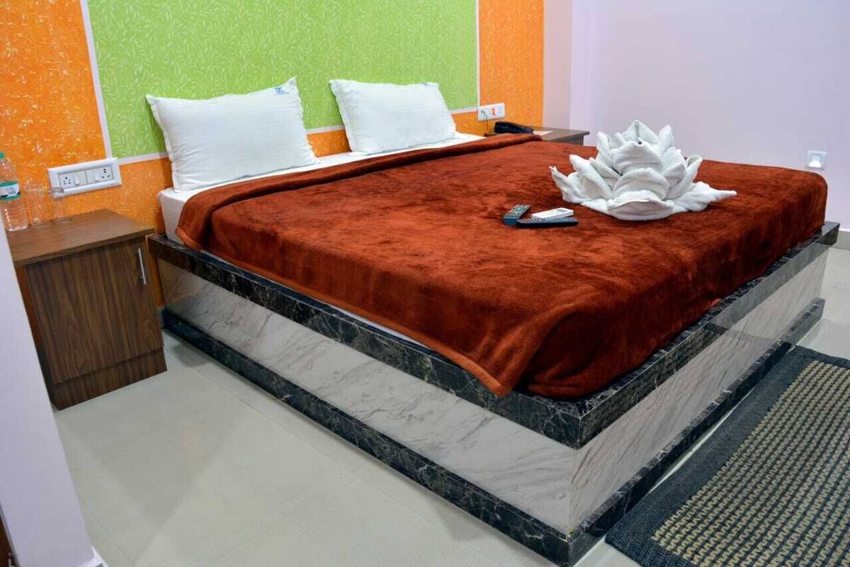 Classic Double Room | Meja, seterika/papan seterika, Wi-fi percuma 
