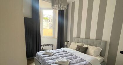 The Luxury of the Dolce Vita. Roman vacation a stone's throw from the famous Via Veneto.