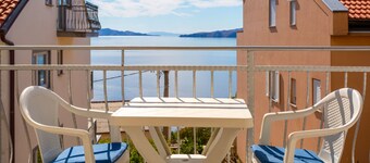 Charm Apartment by Villas Guide