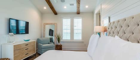 Strykjärn/strykbräda, resesäng, wi-fi och sängkläder