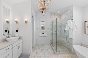 Shower, hair dryer, towels - 30A Luxury | Gulf Views | Designer 5BR Home (Panama City Beach)