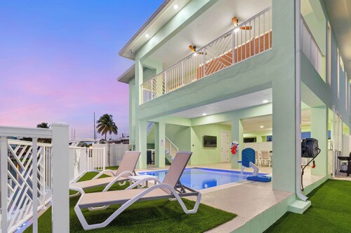 Aqua Verde ~ Waterfront Lux Gem ~ Dock ~ Game Room