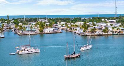 Aqua Verde ~ Waterfront Lux Gem ~ Dock ~ Game Room