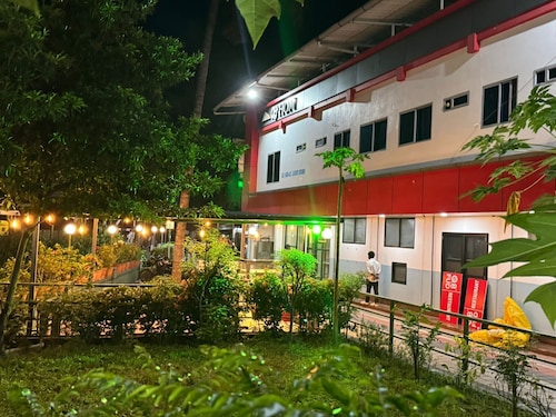 Q8 Hom Hotel in Payyoli – Where Serenity Meets Style