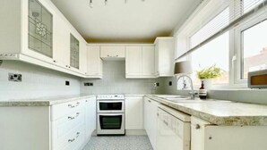 Apartment, 2 Bedrooms, Smoking, Balcony | Interior - Central Upton Upon Severn 2 Bedroom Property Sleeps 6 (Worcester)