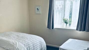 Apartment, 2 Bedrooms, Smoking, Balcony | 2 bedrooms