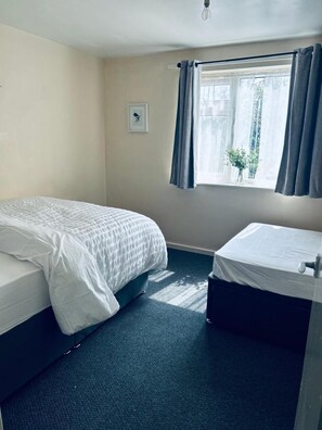 Apartment, 2 Bedrooms, Smoking, Balcony | 2 bedrooms - Central Upton Upon Severn 2 Bedroom Property Sleeps 6 (Worcester)