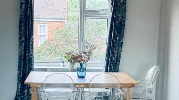 Apartment, 2 Bedrooms, Smoking, Balcony | Dining