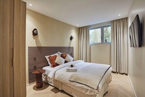 2 chambres, bureau, fer et planche à repasser, draps fournis
