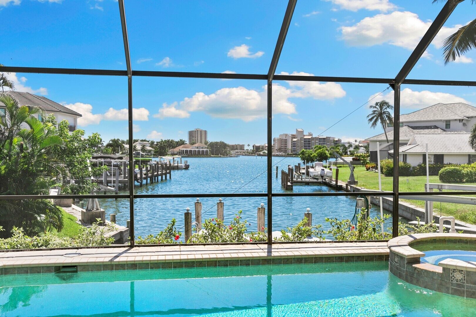 Et oppvarmet basseng