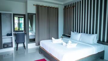 In-room safe, blackout drapes, soundproofing, free WiFi